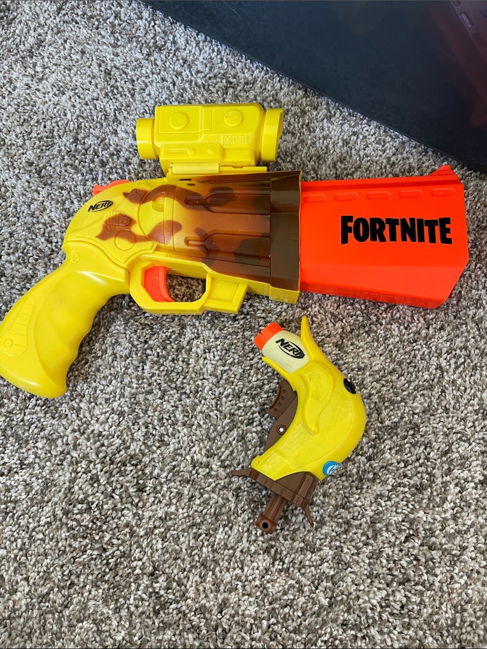 Nerf Fortnite Yellow & Orange Dart Blaster - Kids Toy